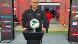 NUEVA AVENTURA INTERNACIONAL PARA EL ÁRBITRO ESTEÑO CARLOS PAÚL BENÍTEZ