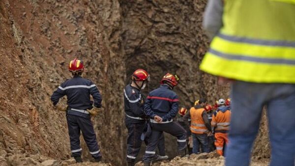 Los equipos de rescate trabajan sin descanso para salvar al pequeño Rayan en Marruecos