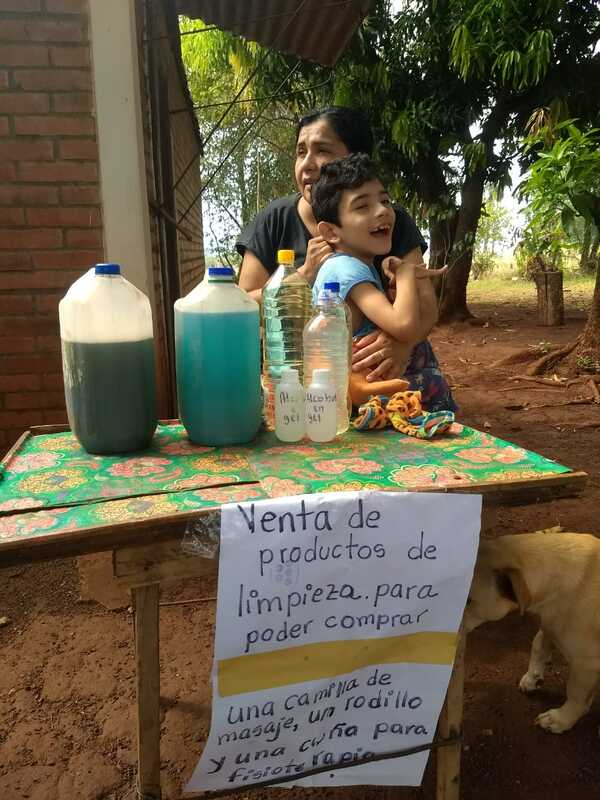 Ofrecen productos de limpieza para costear tratamiento de niño que padece de Parálisis Cerebral