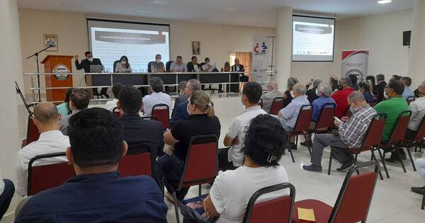 La Nación / Paraguay quedó atrás por no hacer ajuste impositivo, según empresario