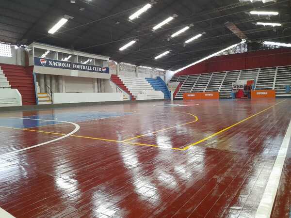 El Club Nacional luce nuevo piso parquet