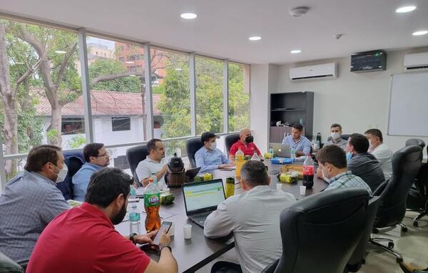 Tras acuerdo con el Gobierno, camioneros levantan paro