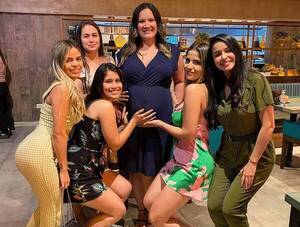 Crónica / Doñas de peloteros organizaron un babyshower
