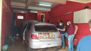 Encuentran vehículo supuestamente utilizado para raptar a una mujer