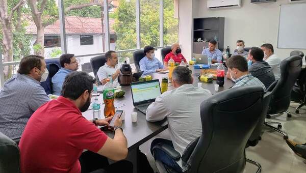 Camioneros levantan paro tras acuerdo con el Gobierno - La Clave