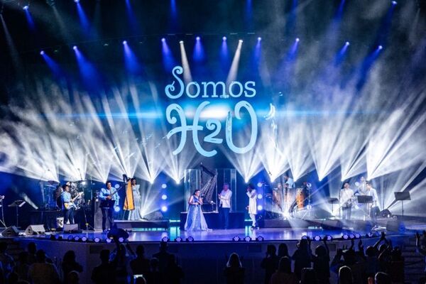 Orquesta H2O dio voz al agua en Dubái