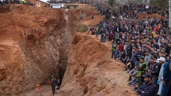 Rescatan muerto al niño Rayan del pozo después de cinco días atrapado