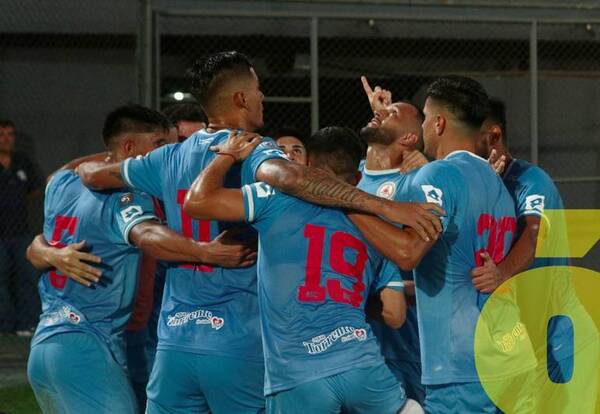 Crónica / Centro, cabeza y gol: la fórmula que usó “Resi” en su primera vez