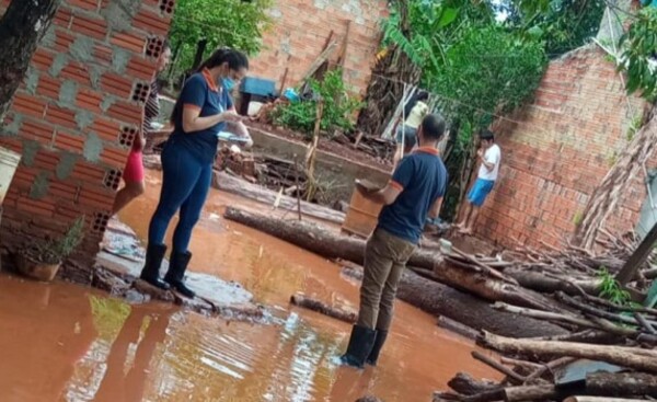 Desborde del arroyo Acaraymí inunda viviendas en CDE