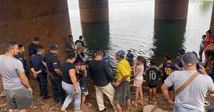 La Nación / Hallan en el río Paraná el vehículo que fue robado de un policía