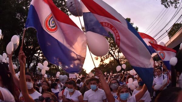 Con velas y un minuto de silencio honraron la memoria de la joven Vita Aranda