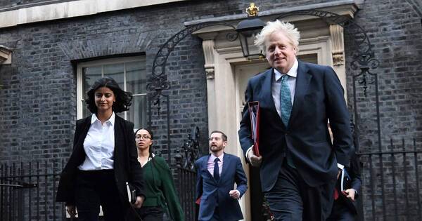 La Nación / Boris Johnson nombró un nuevo jefe de gabinete