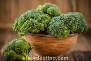Bajo en calorías: el brócoli es un alimento con elevada densidad nutricional que aporta antioxidantes, vitamina C y calcio