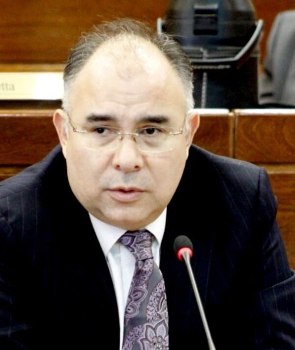 Supuestos contrabandistas, banqueros y empresarios aparecen en denuncia - Nacionales - ABC Color