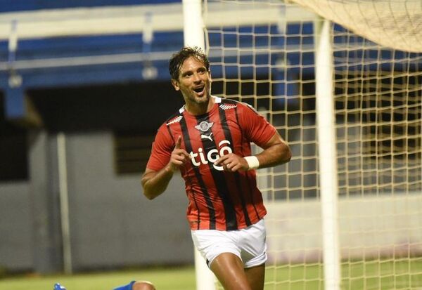 Libertad muestra su poderío y arranca con goleada