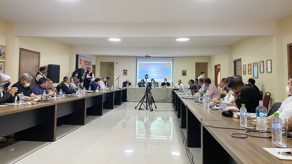 Senadores y empresarios debatieron alcances de la propuesta de Ley sobre el régimen de turismo comercial