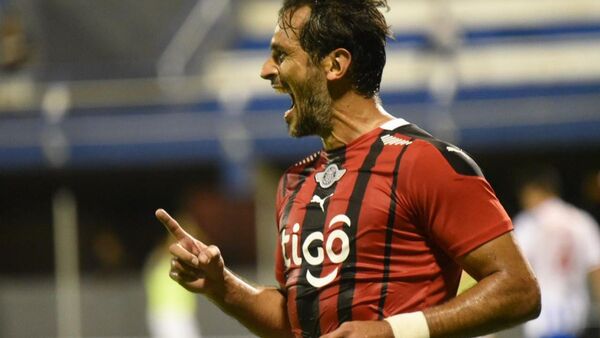 Así fue el primer gol de Roque Santa Cruz en Libertad