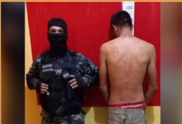 Matan a cuchilladas a adolescente y detienen a su pareja
