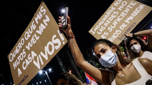 Piden al presidente paraguayo justicia por muerte de 'influencer' en tiroteo - El Independiente