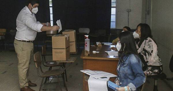 La Nación / En Costa Rica, 25 candidatos disputan por el sillón presidencial