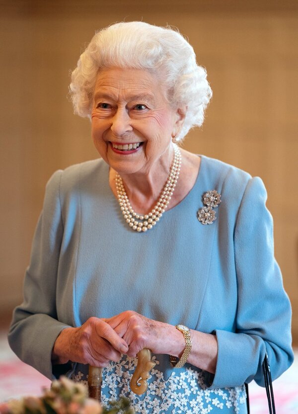 La reina Isabel II dice que Camila debería convertirse en reina consorte - .::Agencia IP::.