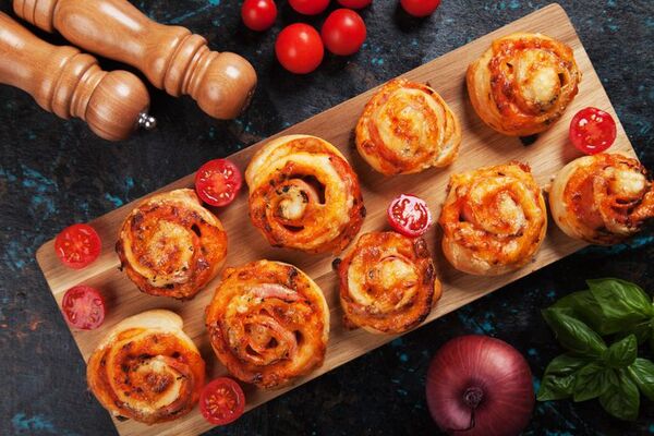 Pizza rolls con masa de hojaldre comprada: sabor y practicidad - Gastronomía - ABC Color