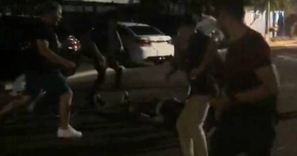 La Nación / Identifican a jóvenes que habrían propinado brutal golpiza a hijo de concejal