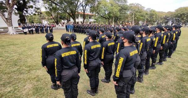 La Nación / Paraguay cuenta con primeros admitidos a tecnicatura para ser agentes penitenciarios