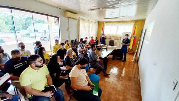 En Juan León Mallorquín quieren proteger la cuenca del lago Yguazú - La Clave