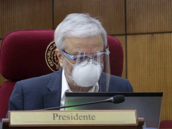 Querey califica de "salvataje" anuncio de Fiscalía para investigar a Cartes · Radio Monumental 1080 AM
