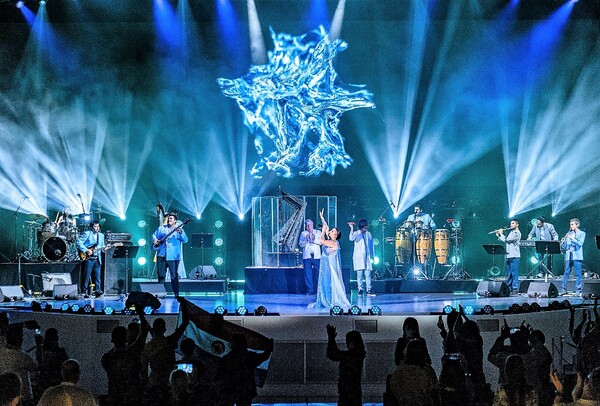 Orquesta H2O seduce al mundo, esta vez en la Expo Dubai donde brilló al compás de la icónica Arpa de Agua – La Mira Digital