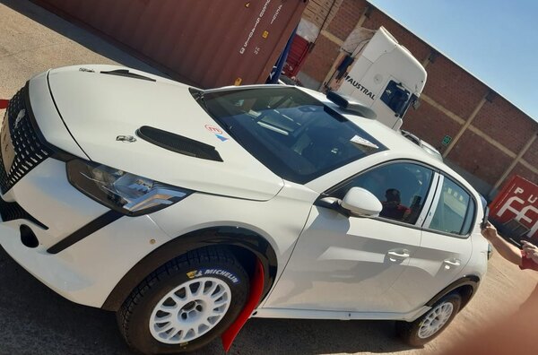 El primer Peugeot 208 Rally4 llegó a nuestro país