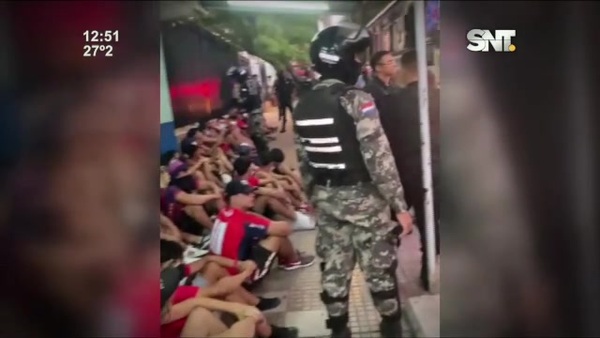 Enfrentamiento en Añareta'i: Volvió la violencia entre barras bravas - SNT