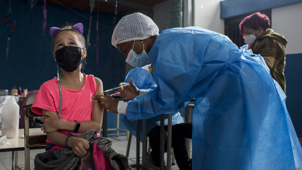Cuba lidera la vacunación contra el coronavirus en niños desde los 2 años