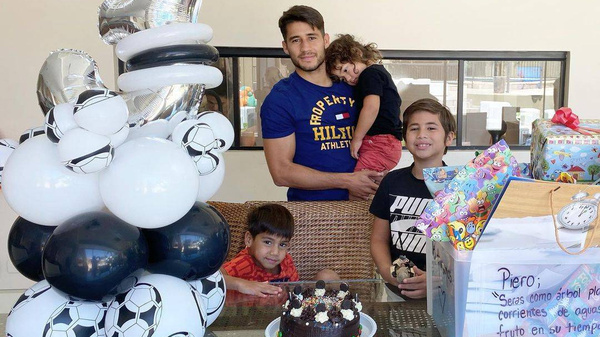 Crónica / "Tito" le festejó su cumple a "Pierunchi"
