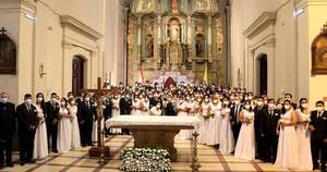 La Nación / Boda colectiva: 75 parejas se dieron el “sí” en la Catedral de Asunción