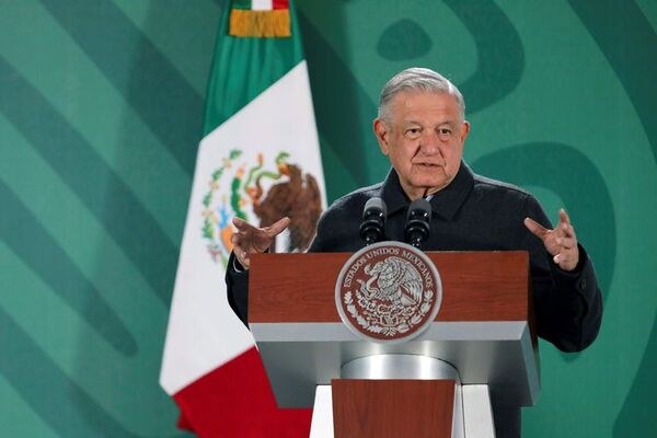 Presidente de México cree que delincuencia infiltró protesta de estudiantes - Mundo - ABC Color