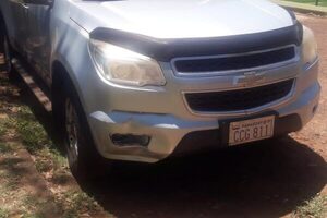 Abandonan vehículo en el Área 8 de CDE