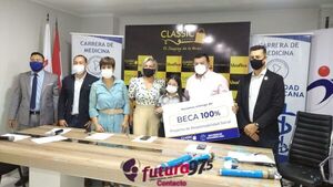 De la mano del Grupo CLASSIC CENTER, jóvenes cumplen sueño de acceder a becas completas para estudiar Medicina.