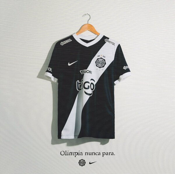 La particular camiseta alternativa de Olimpia que enloquece a sus hinchas