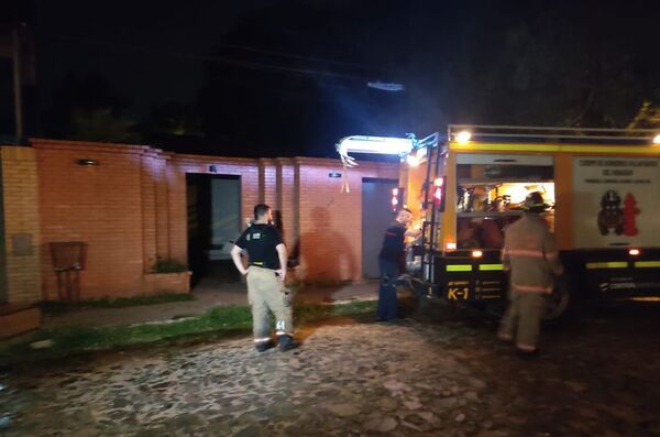 Hicieron un asado y se les incendió un depósito - Nacionales - ABC Color