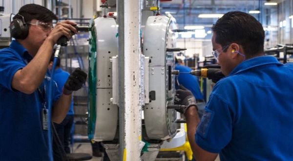 EE.UU generó en enero 467.000 empleos