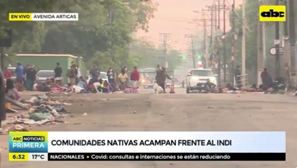 Nativos cierran Artigas y el tránsito vehicular está atascado en la zona - Nacionales - ABC Color