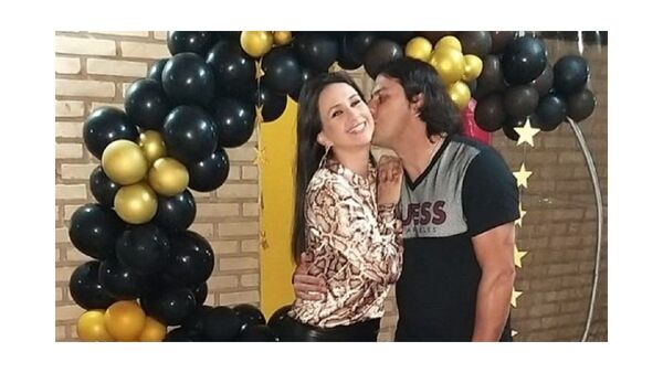 Helem Roux y Walter Fretes estuvieron juntos en la fiesta