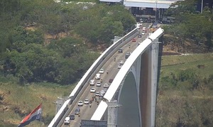 Niños paraguayos van a Foz de Yguazú donde viven en absoluta vulnerabilidad - La Clave