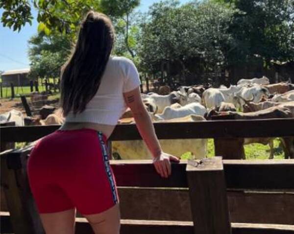 Crónica / [VIDEO] Cuerona mostró su ganado