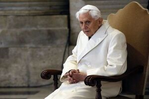 Papa emérito Benedicto XVI pide perdón por abusos y errores del clero