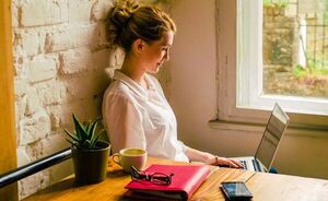 Qué hacer -y no hacer- para dormir mejor por la noche según expertos del sueño