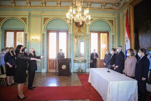 Presidente tomó juramento a nuevos embajadores ante Unesco y Sudáfrica