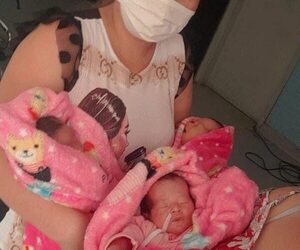 Luego de 22 días, trillizas reciben el alta médica en el Hospital Central del IPS